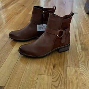 NEW Tamari’s booties size 8.5 Chestnut color